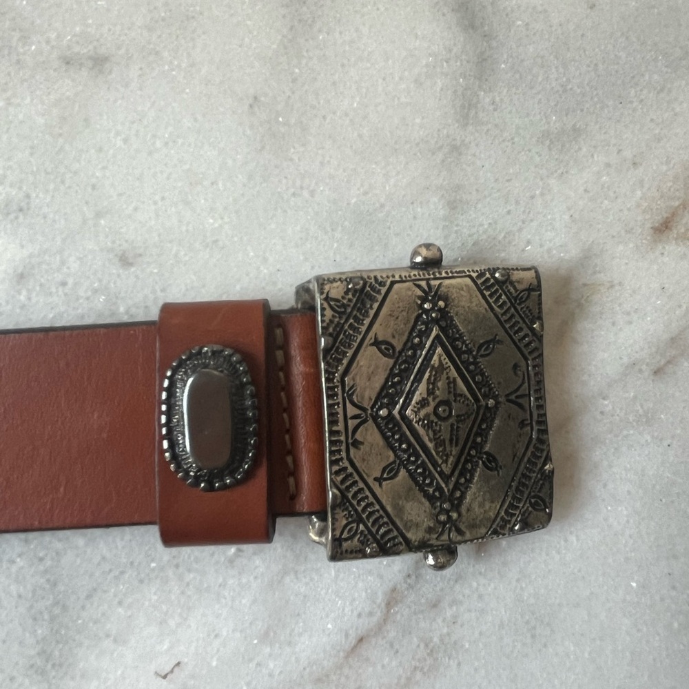 Frank Daniel Buckle Casual 1 1/2" wide Genuine Leather Belt . Italy .39.5” Long - Picture 16 of 16